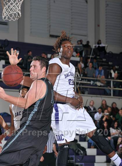 Thumbnail 2 in Ponderosa vs. Sacramento (St. Hope Elite Classic) photogallery.