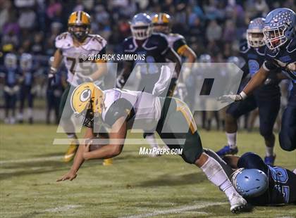 Thumbnail 3 in Crest @ Huss photogallery.