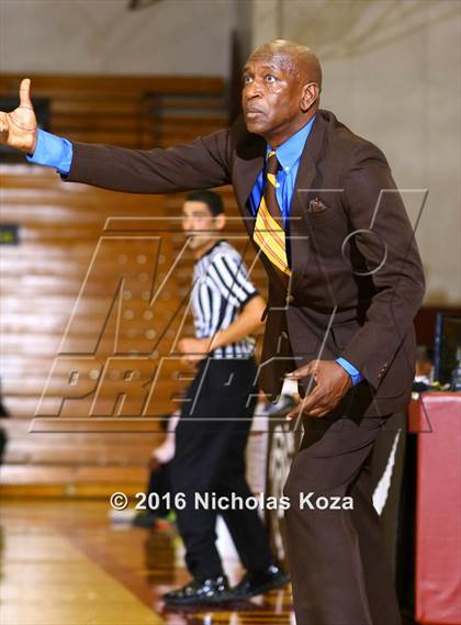 Thumbnail 3 in Crenshaw vs. Hamilton (CIF LA City Section D1 Final) photogallery.