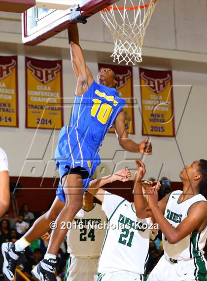 Thumbnail 2 in Crenshaw vs. Hamilton (CIF LA City Section D1 Final) photogallery.
