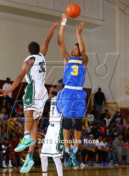 Thumbnail 2 in Crenshaw vs. Hamilton (CIF LA City Section D1 Final) photogallery.