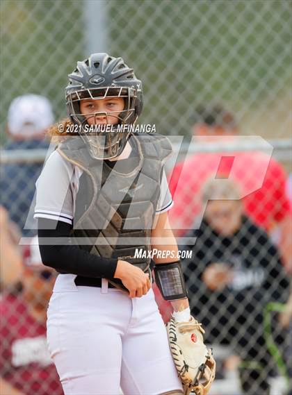Thumbnail 3 in Lincoln Northeast vs. Columbus photogallery.