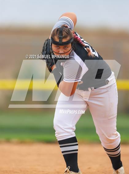 Thumbnail 1 in Lincoln Northeast vs. Columbus photogallery.
