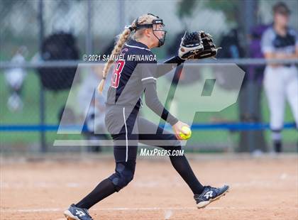 Thumbnail 2 in Lincoln Northeast vs. Columbus photogallery.