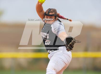 Thumbnail 2 in Lincoln Northeast vs. Columbus photogallery.