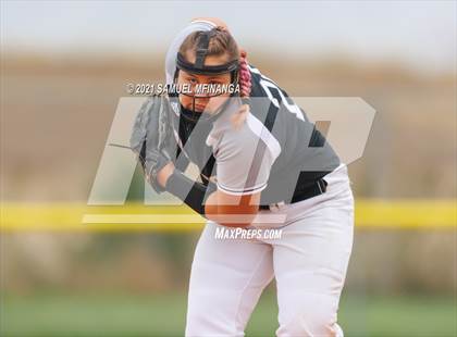 Thumbnail 2 in Lincoln Northeast vs. Columbus photogallery.