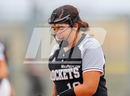 Thumbnail 1 in Lincoln Northeast vs. Columbus photogallery.