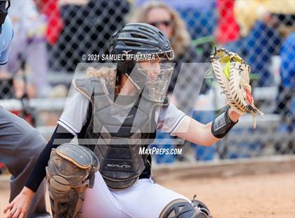 Thumbnail 2 in Lincoln Northeast vs. Columbus photogallery.