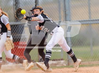 Thumbnail 3 in Lincoln Northeast vs. Columbus photogallery.