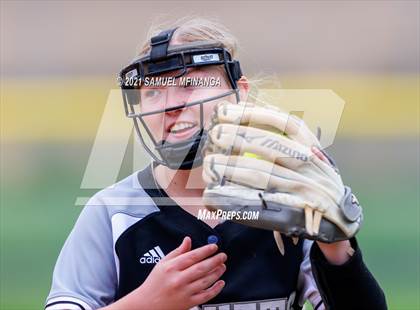 Thumbnail 2 in Lincoln Northeast vs. Columbus photogallery.