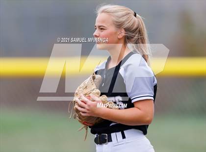 Thumbnail 1 in Lincoln Northeast vs. Columbus photogallery.
