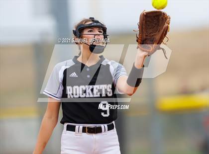 Thumbnail 2 in Lincoln Northeast vs. Columbus photogallery.