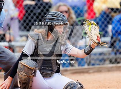 Thumbnail 3 in Lincoln Northeast vs. Columbus photogallery.