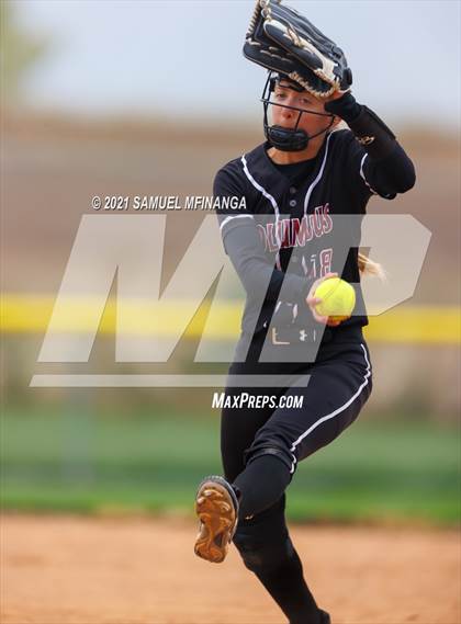 Thumbnail 2 in Lincoln Northeast vs. Columbus photogallery.