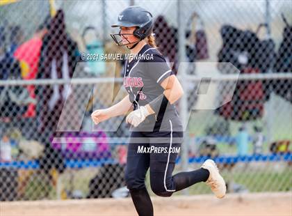 Thumbnail 2 in Lincoln Northeast vs. Columbus photogallery.