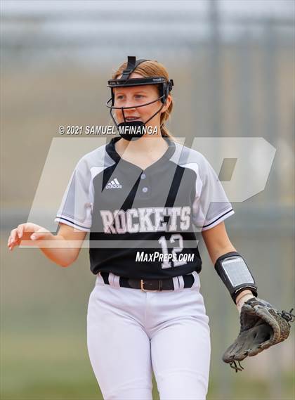 Thumbnail 2 in Lincoln Northeast vs. Columbus photogallery.