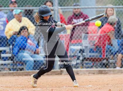 Thumbnail 2 in Lincoln Northeast vs. Columbus photogallery.