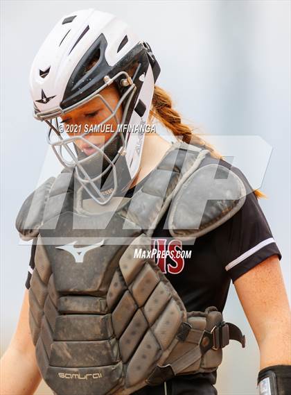 Thumbnail 2 in Lincoln Northeast vs. Columbus photogallery.