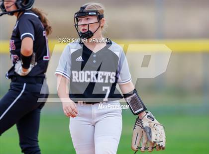 Thumbnail 2 in Lincoln Northeast vs. Columbus photogallery.