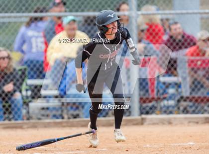 Thumbnail 2 in Lincoln Northeast vs. Columbus photogallery.