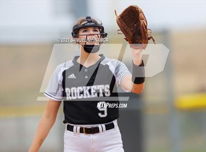 Thumbnail 3 in Lincoln Northeast vs. Columbus photogallery.