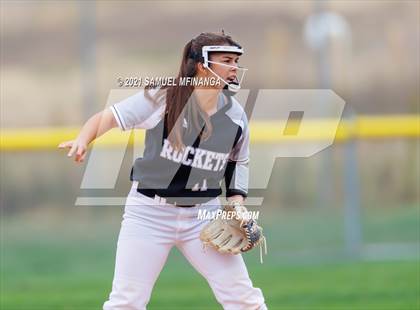 Thumbnail 1 in Lincoln Northeast vs. Columbus photogallery.