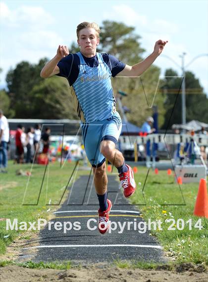 Thumbnail 2 in Reed Sparks Rotary Invitational photogallery.