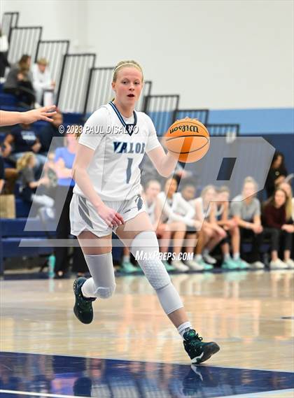 Thumbnail 1 in Valor Christian vs. Mountain Vista (CHSAA 6A First Round) photogallery.
