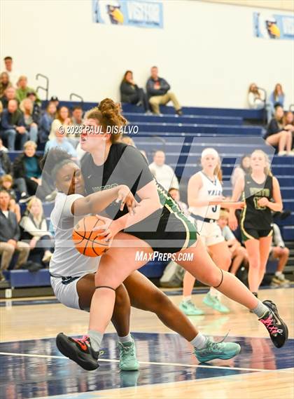 Thumbnail 3 in Valor Christian vs. Mountain Vista (CHSAA 6A First Round) photogallery.