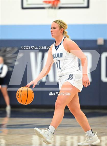 Thumbnail 1 in Valor Christian vs. Mountain Vista (CHSAA 6A First Round) photogallery.