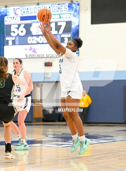 Thumbnail 2 in Valor Christian vs. Mountain Vista (CHSAA 6A First Round) photogallery.