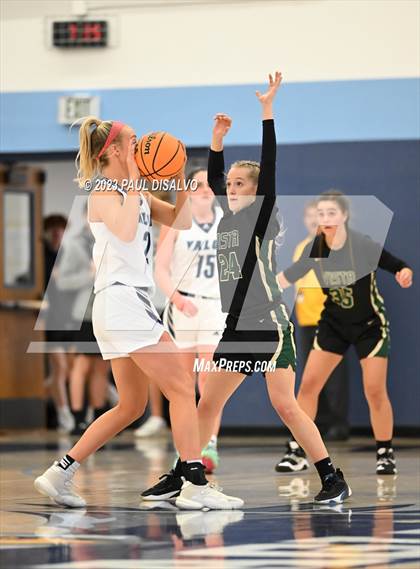 Thumbnail 2 in Valor Christian vs. Mountain Vista (CHSAA 6A First Round) photogallery.