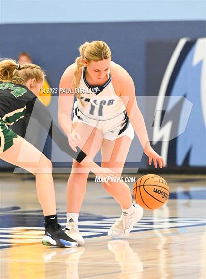 Thumbnail 3 in Valor Christian vs. Mountain Vista (CHSAA 6A First Round) photogallery.