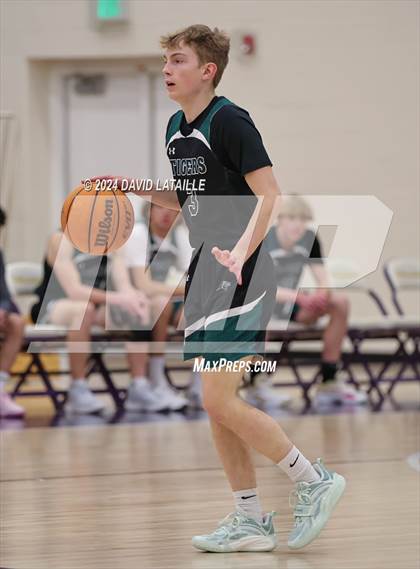 Thumbnail 1 in Windsor vs. Summit photogallery.