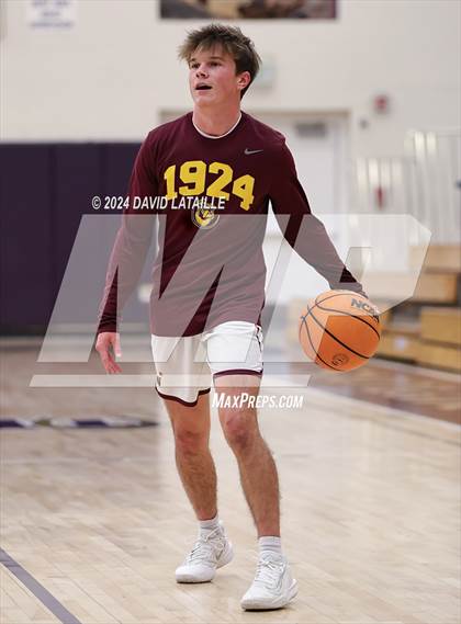 Thumbnail 1 in Windsor vs. Summit photogallery.