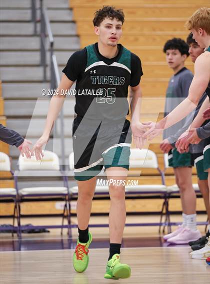 Thumbnail 1 in Windsor vs. Summit photogallery.