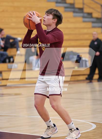 Thumbnail 1 in Windsor vs. Summit photogallery.