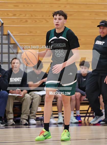 Thumbnail 2 in Windsor vs. Summit photogallery.
