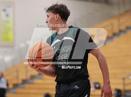 Thumbnail 2 in Windsor vs. Summit photogallery.