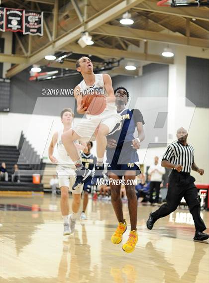 Thumbnail 1 in Trabuco Hills vs. Millikan (Tustin Holiday Classic) photogallery.