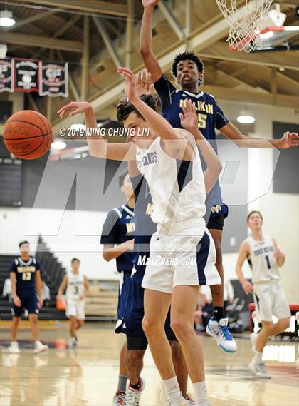 Thumbnail 1 in Trabuco Hills vs. Millikan (Tustin Holiday Classic) photogallery.