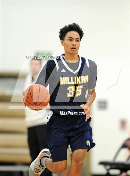 Thumbnail 2 in Trabuco Hills vs. Millikan (Tustin Holiday Classic) photogallery.