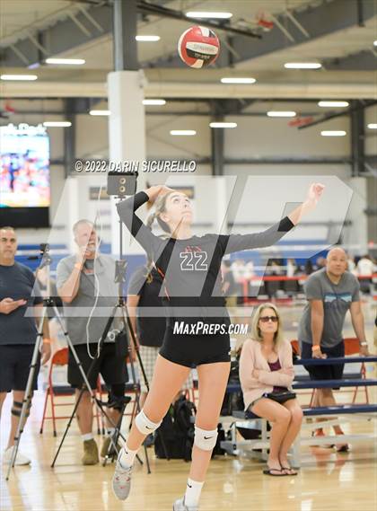 Thumbnail 1 in Village Christian vs. North Douglas (Nike TOC Southwest) photogallery.
