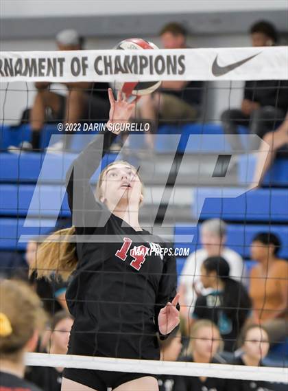 Thumbnail 3 in Village Christian vs. North Douglas (Nike TOC Southwest) photogallery.