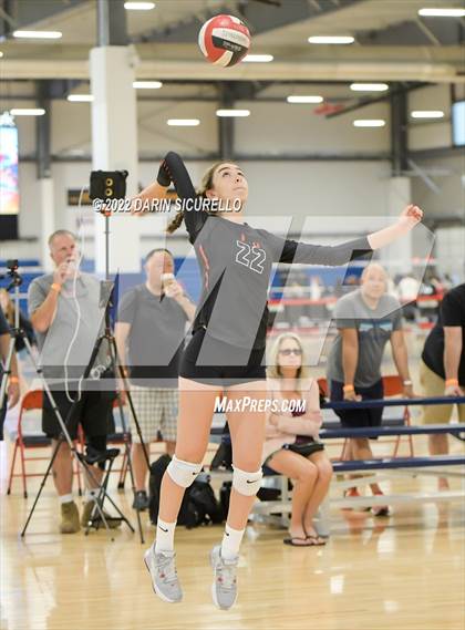 Thumbnail 2 in Village Christian vs. North Douglas (Nike TOC Southwest) photogallery.
