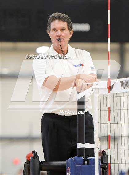 Thumbnail 2 in Village Christian vs. North Douglas (Nike TOC Southwest) photogallery.