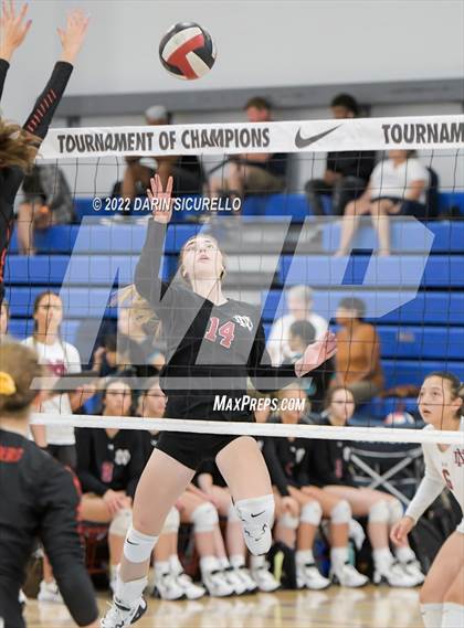 Thumbnail 1 in Village Christian vs. North Douglas (Nike TOC Southwest) photogallery.