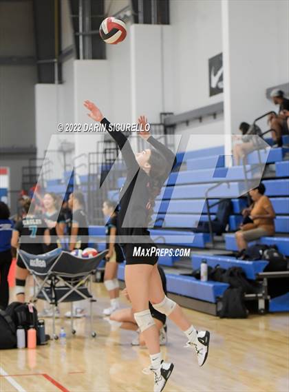 Thumbnail 1 in Village Christian vs. North Douglas (Nike TOC Southwest) photogallery.