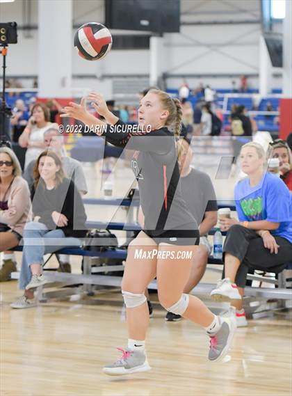 Thumbnail 1 in Village Christian vs. North Douglas (Nike TOC Southwest) photogallery.