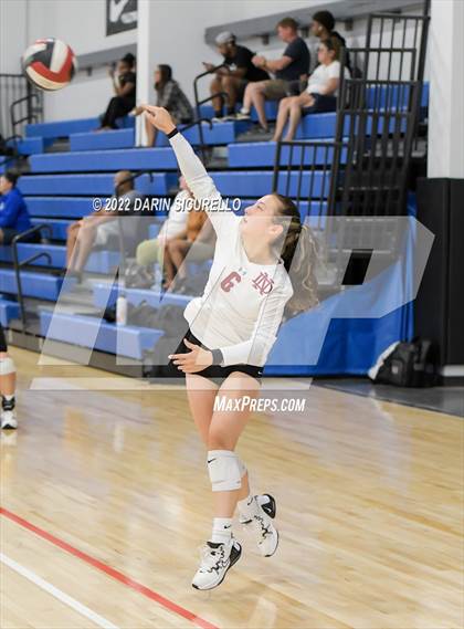 Thumbnail 2 in Village Christian vs. North Douglas (Nike TOC Southwest) photogallery.